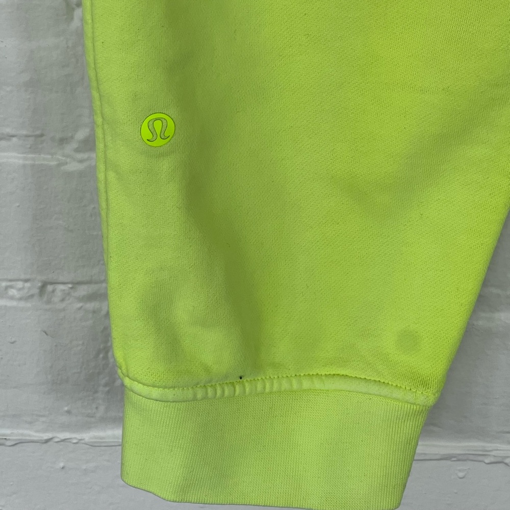 Lululemon Scuba Cropped Neon Yellow Jogger Pants - 8 - Picture 5 of 5